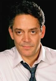 Raúl Juliá